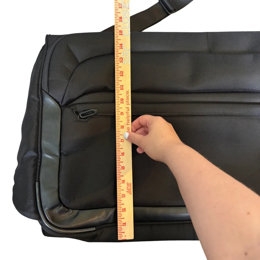 Tumi T-Tech Black Ballistic Nylon Tri-Fold Garment Bag Travel Suit Carrier